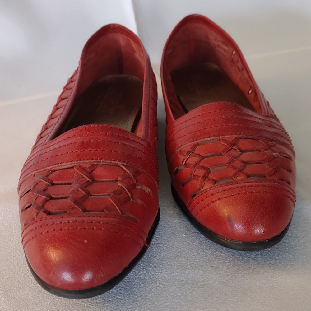 Soft Spots reddish brown leather flats, size 8.5M